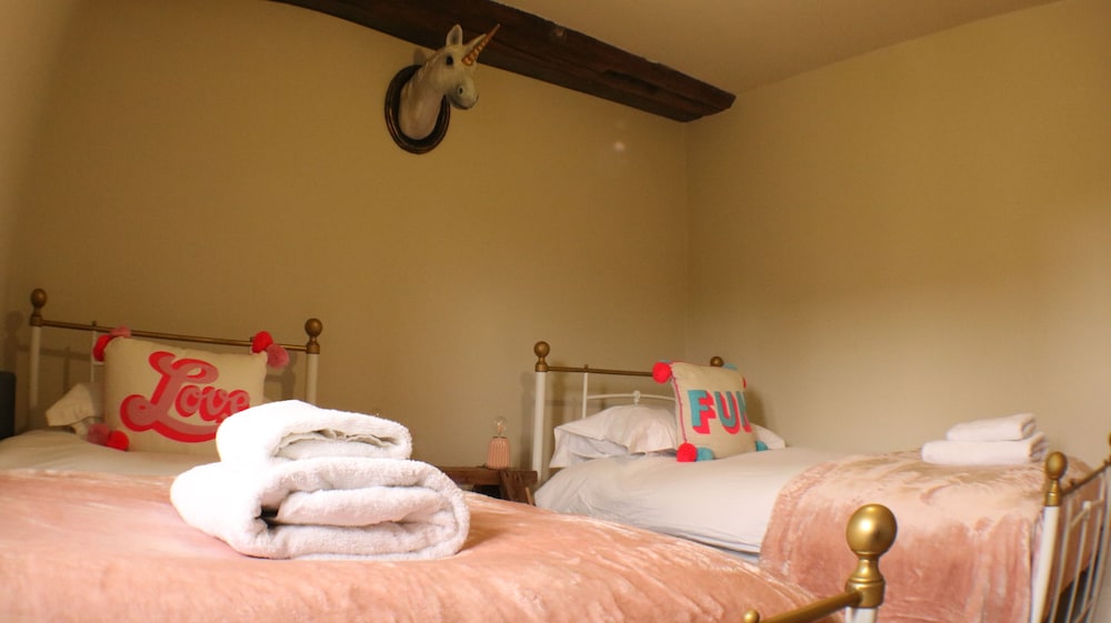 The Old Forge, a Cotswold Cottage in Winchcombe view 2
