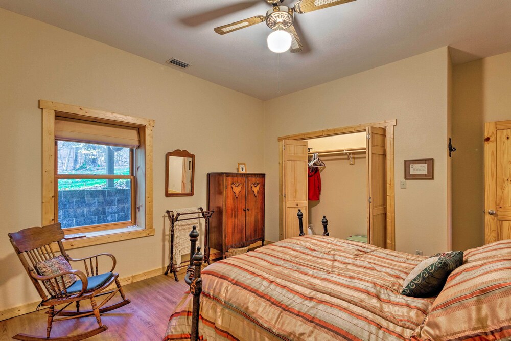 Quaint Apt ~ 5 Miles to Appalachian Trail & Lake! view 3