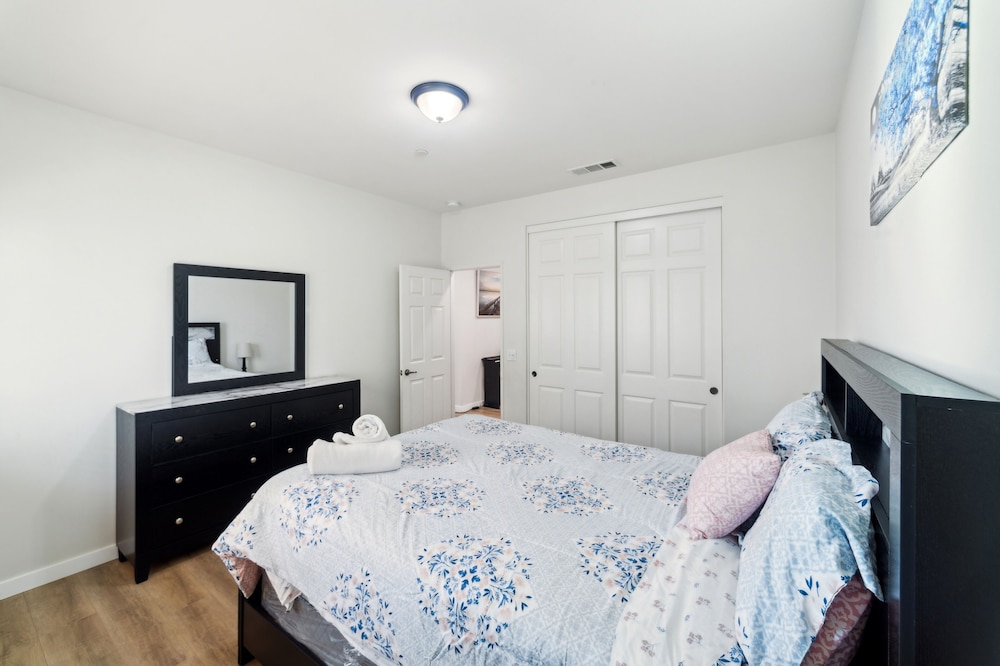 Charming Pet-friendly Getaway In Sunny Beaumont 4 Bedroom Home
