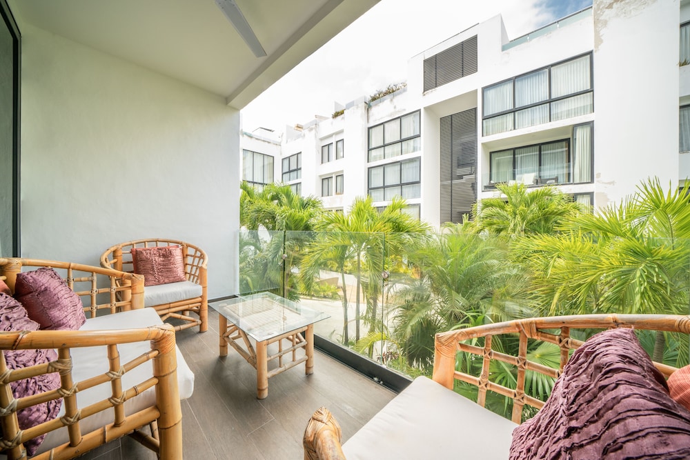 ANAH - Central Condo - 2 Bedrooms view 2