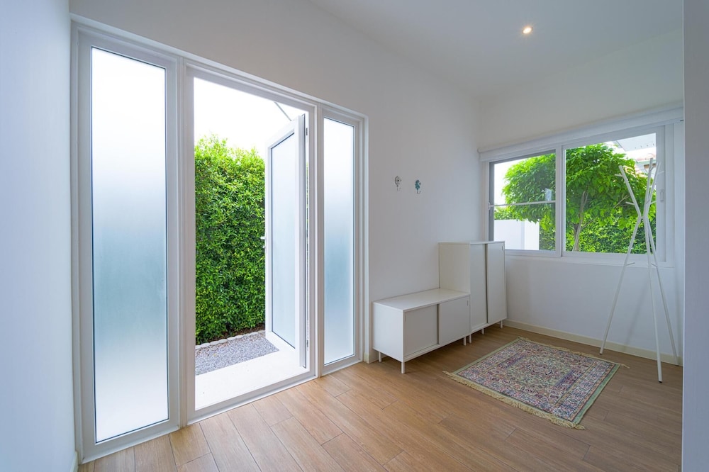 TropicalFamilyVilla w Pool&Garden ML103
