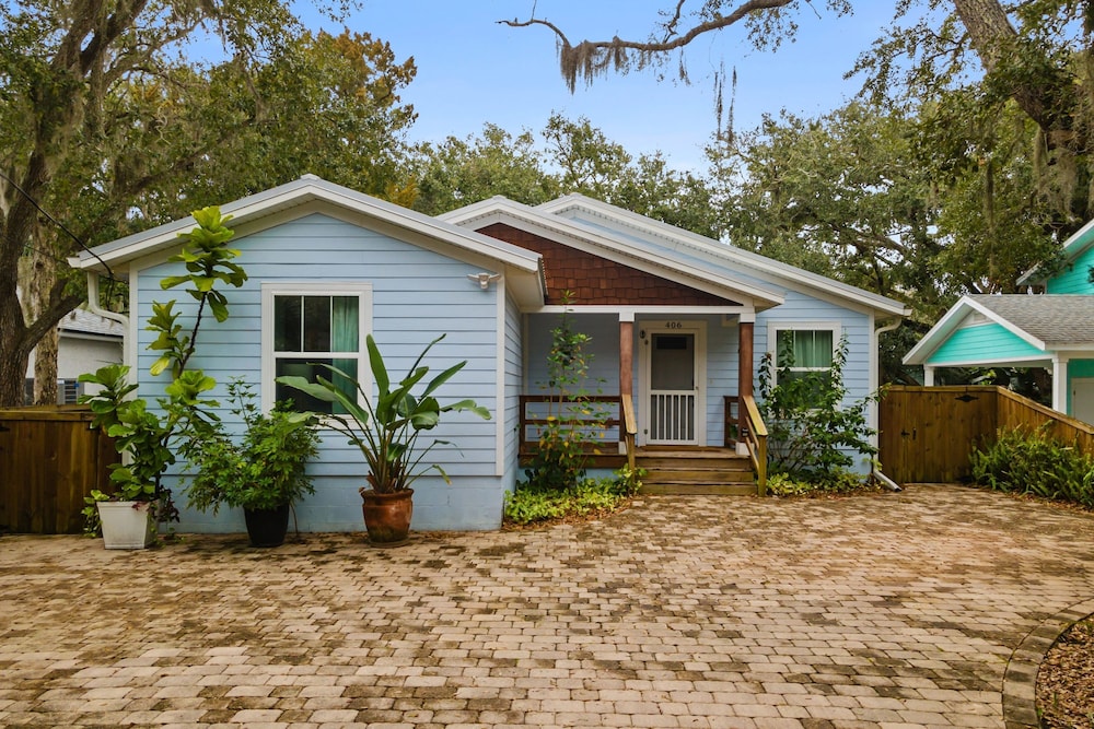 Haven Hidden Grove Buyout 2 Homes - Walk to Beach Hot Tub Game Room Deck