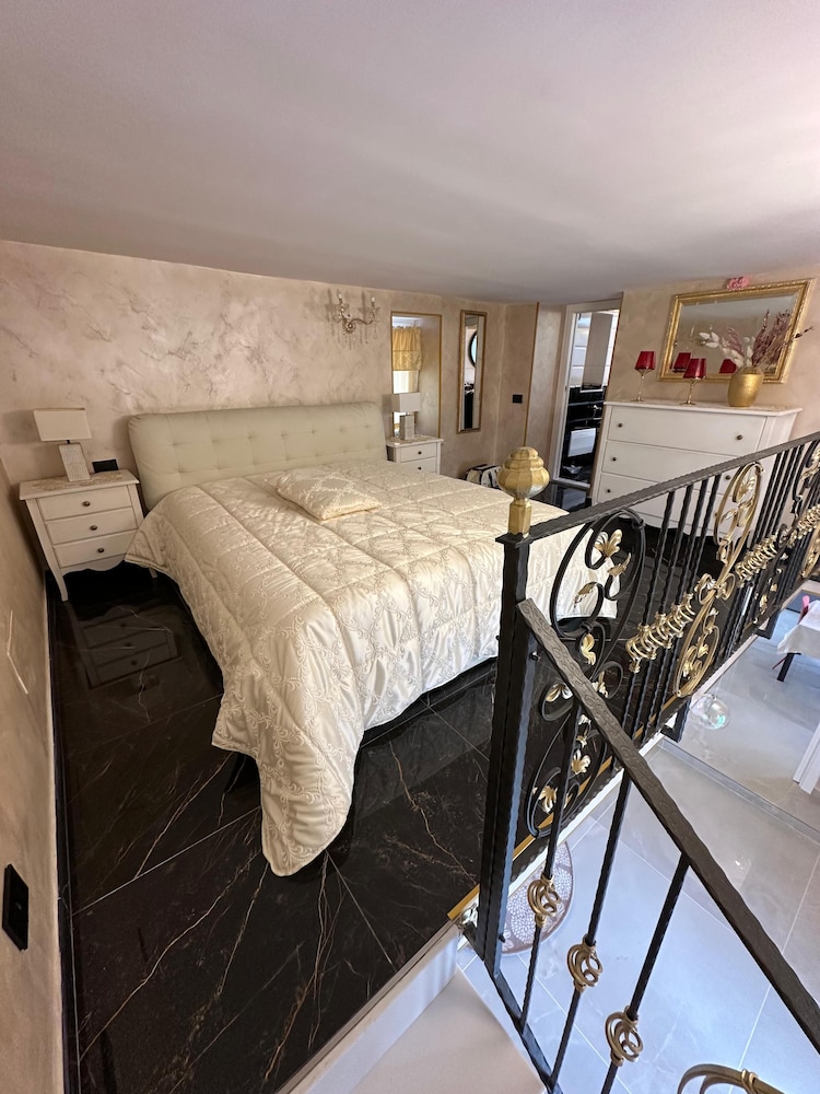 Luxury Apartment in Vomero photo 4
