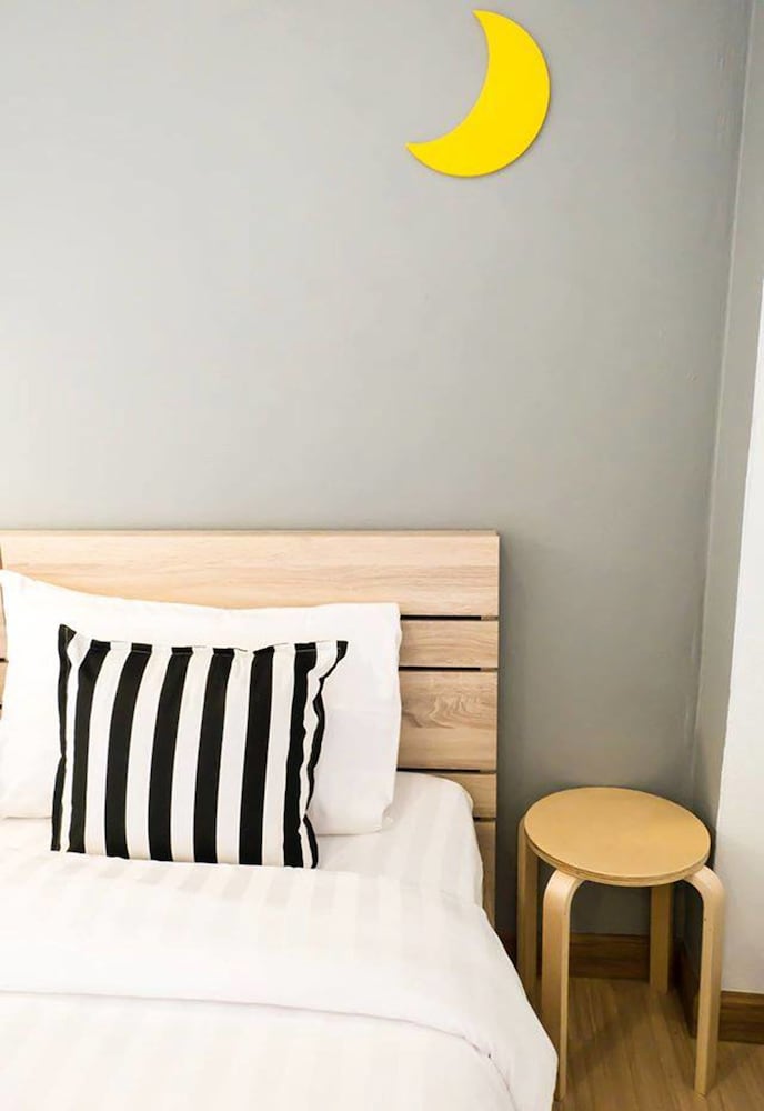 To the Moon Bed and Breakfast