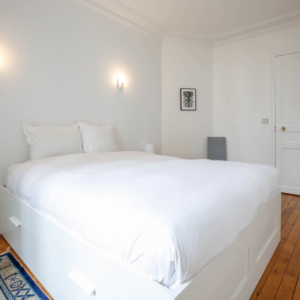 Zola Riverview Great 2 Bedroom in Paris