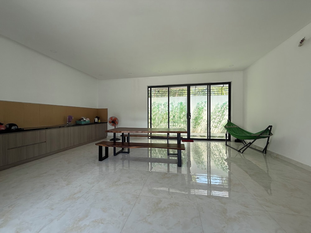 HOMESTAY HALONA