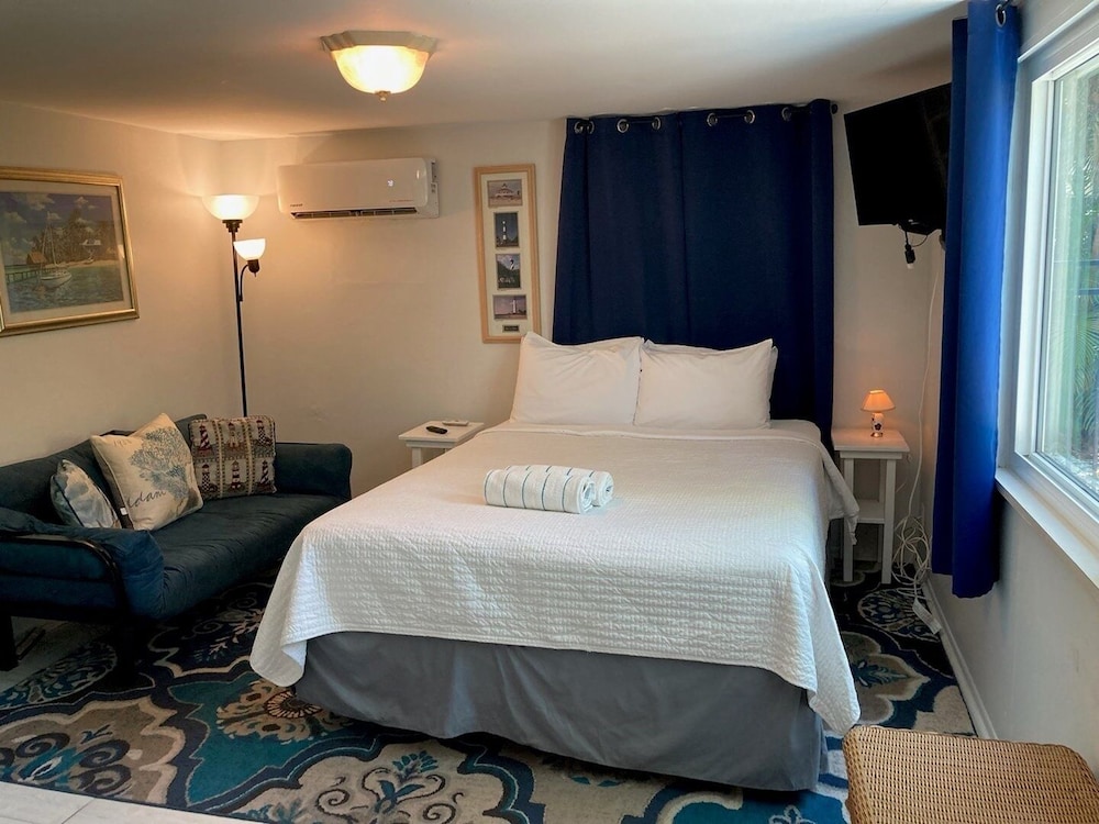 Seahorse Suite 1 Bedroom Villa by RedAwning view 2