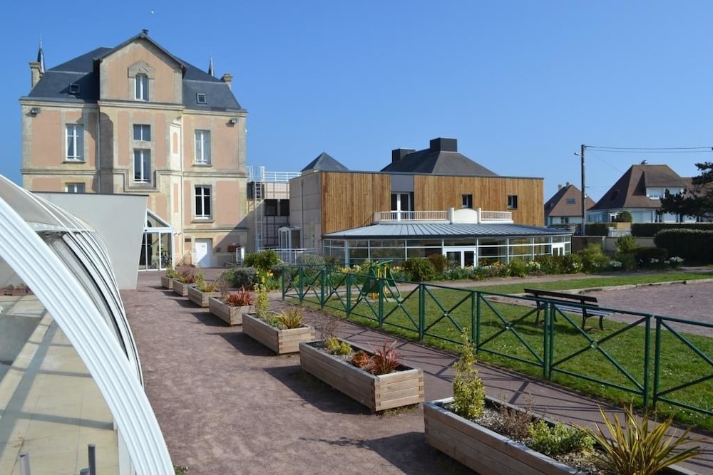 Le Manoir des Tourelles view 5