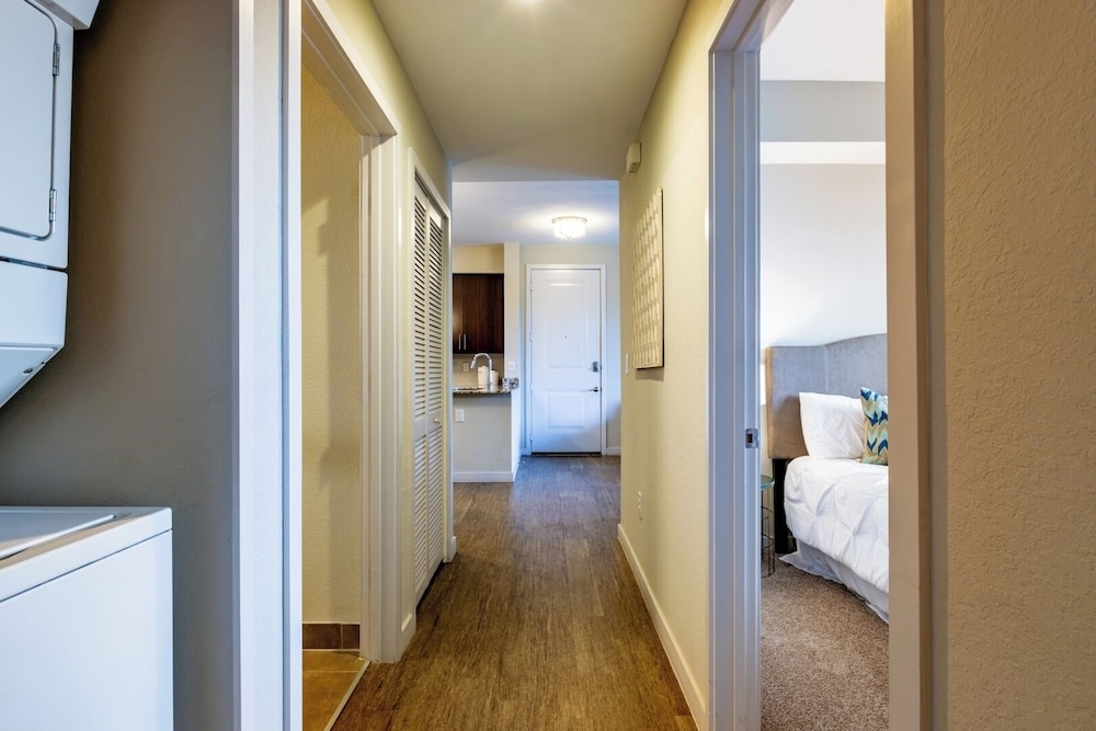 Modern 2BR Fort Myers Condo Pool, BBQ & Near Beaches