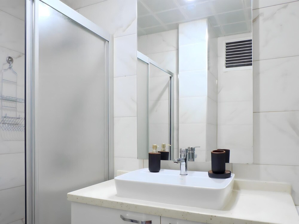 Modern Flat Near Center and Old Town in Antalya