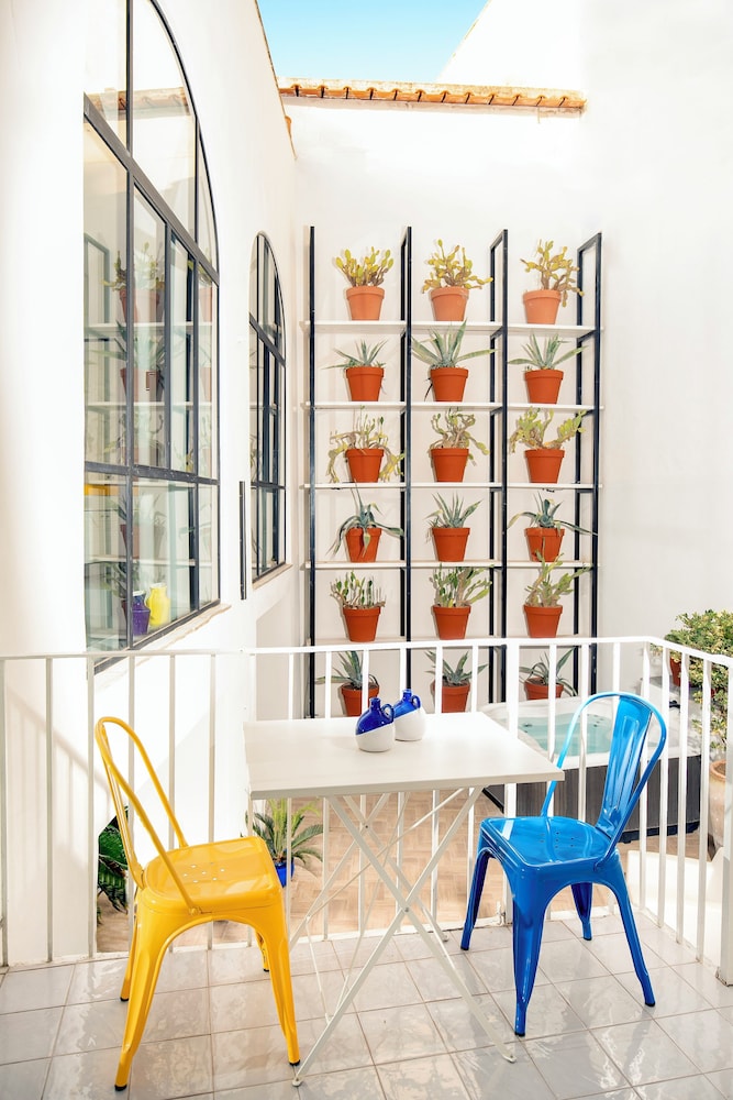 Capri Kronos Design Suites