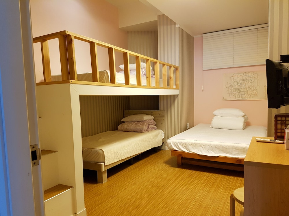Mama Guest House