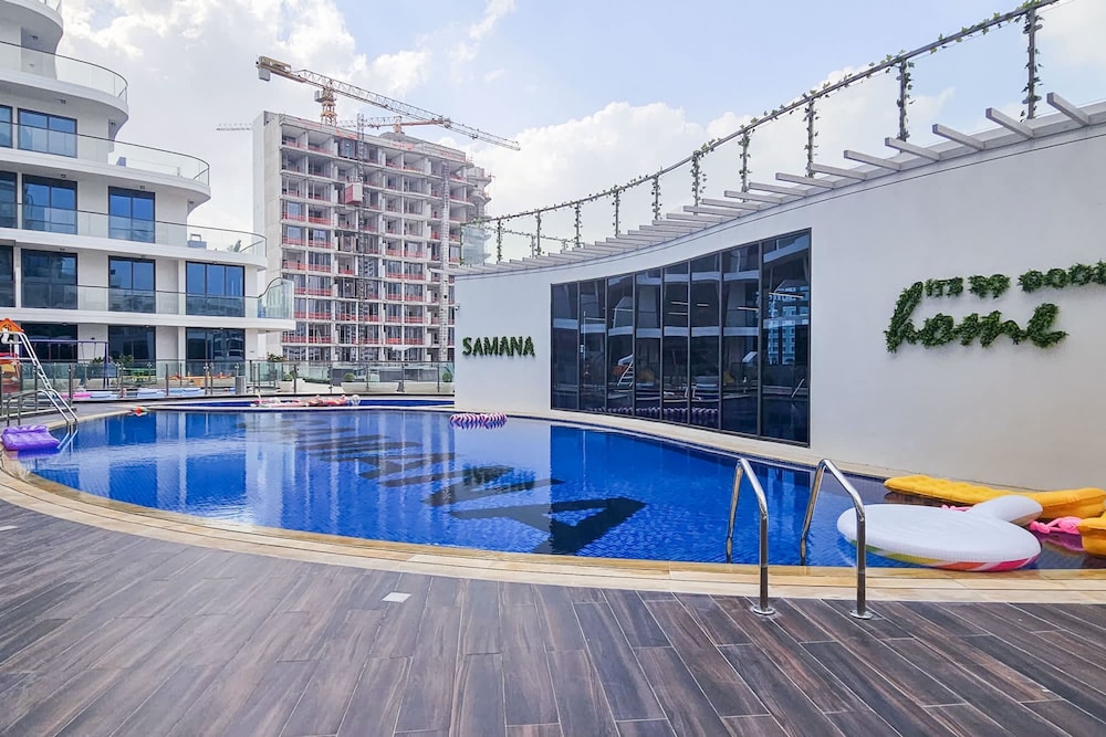 Sky Garden s Magnificent 1 Bedroom Apartment Perfect for 4