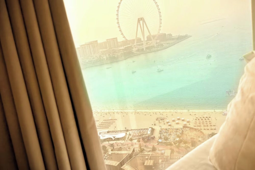 Premium JBR Beach Stay-Beach Access & Sea Views