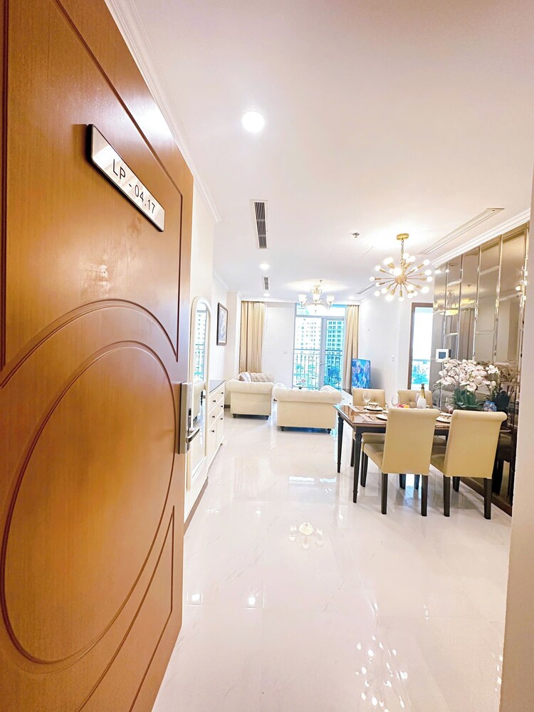 Nice Luxury Apartments Vinhome Central