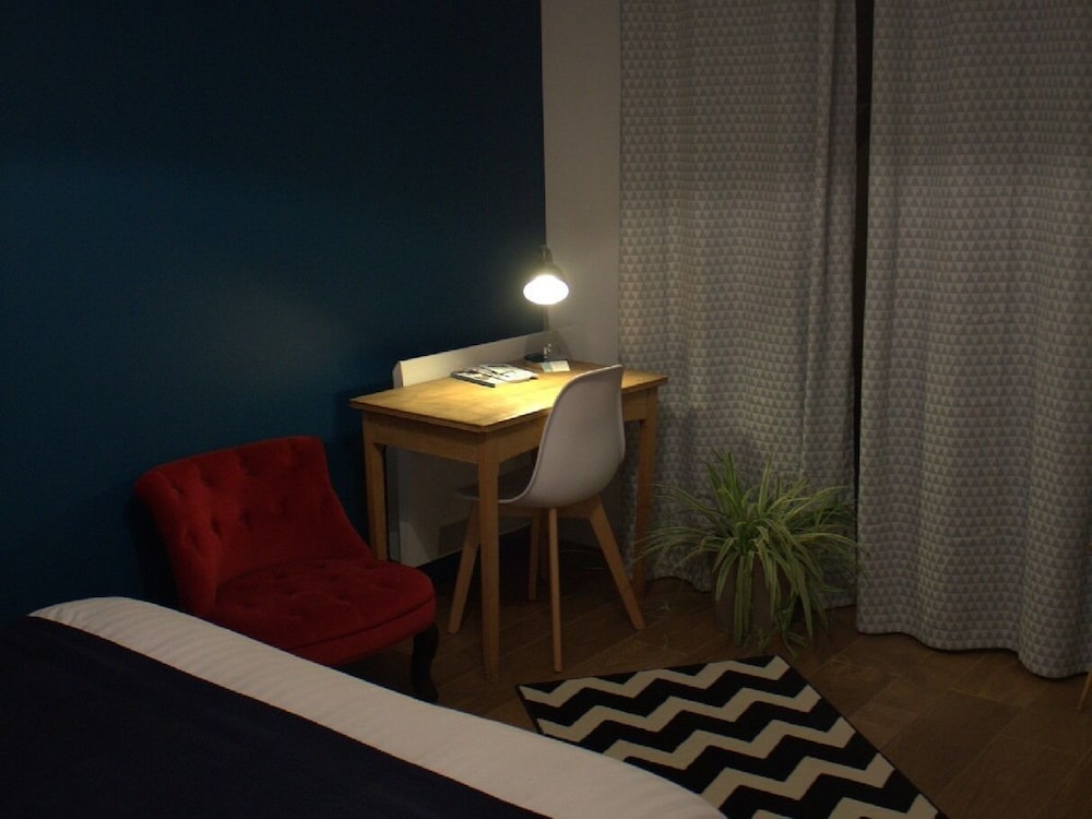 hotel room