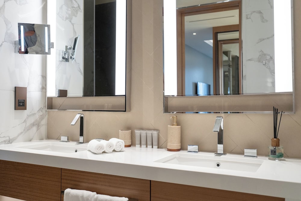 Address Residences Dubai Opera - Burj Khalifa City Views 2 & 3-Bedroom Apartment 1 minute walk to Burj Khalifa, Dubai Mall, Dubai Fountain by Heaven Crest