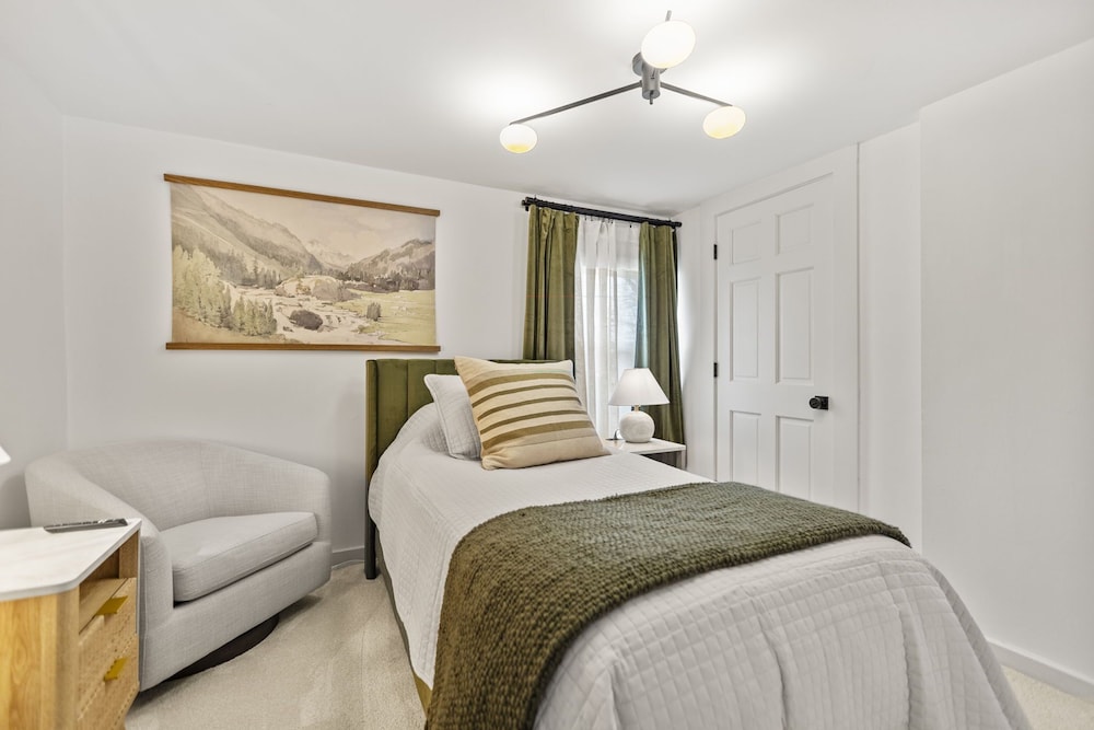 Abode 81 in Newark