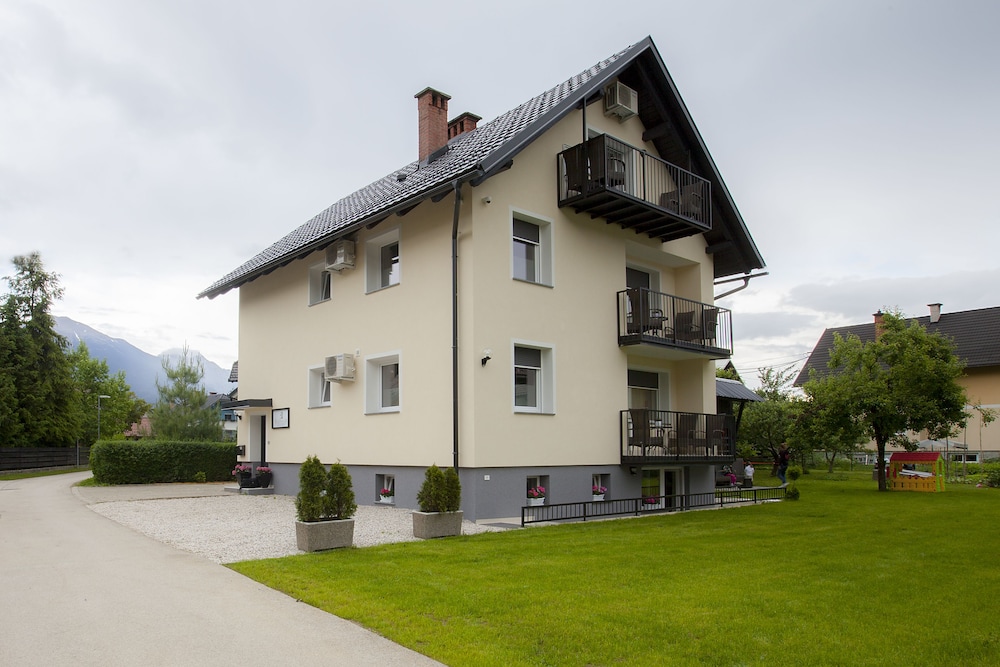Photo 43