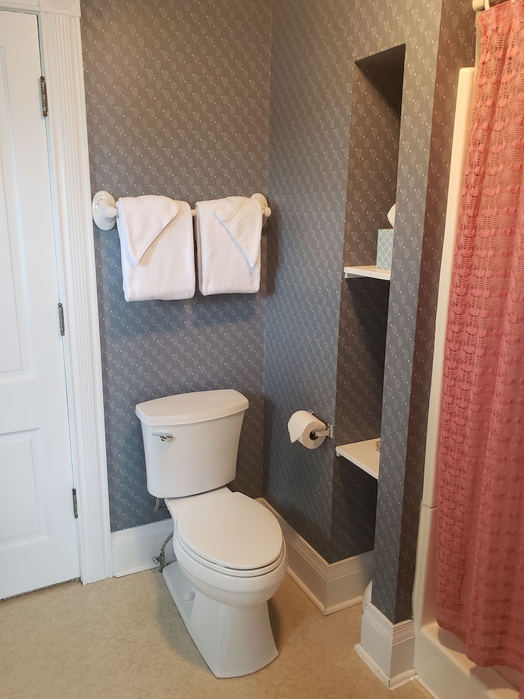 Hudson Manor Bed and Breakfast