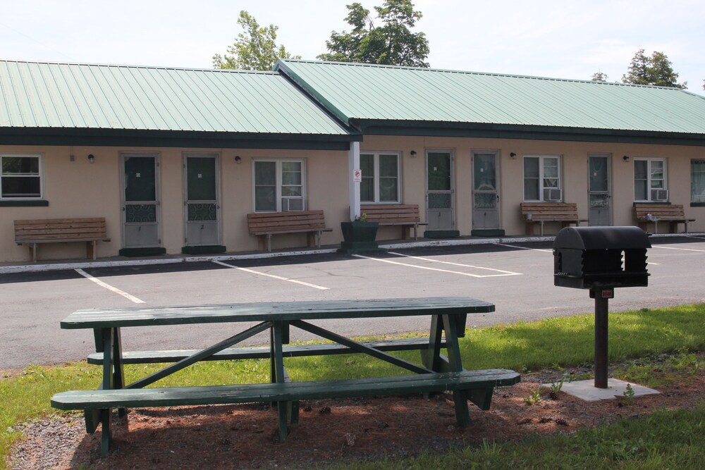 The Evergreen Motel
