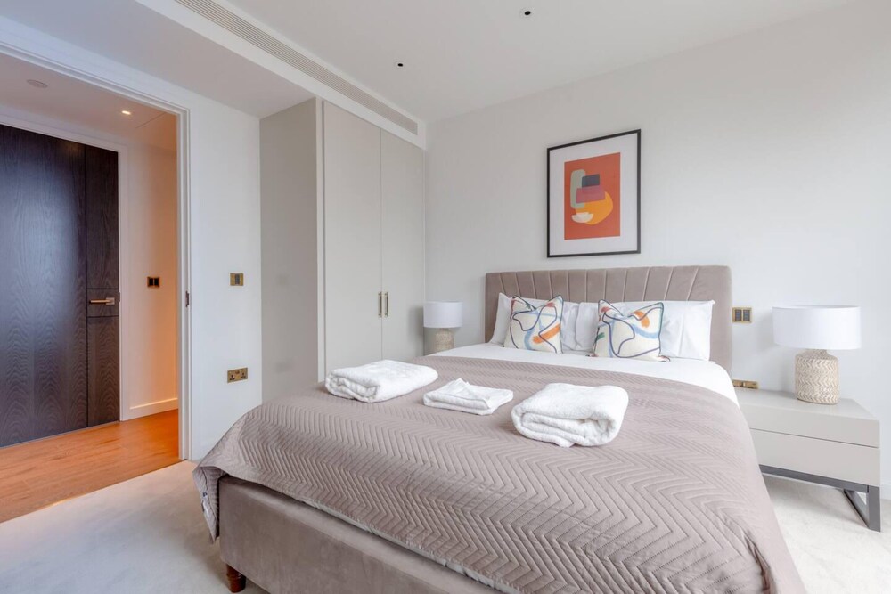Luxurious 2BD Flat by the River Thames - Vauxhall