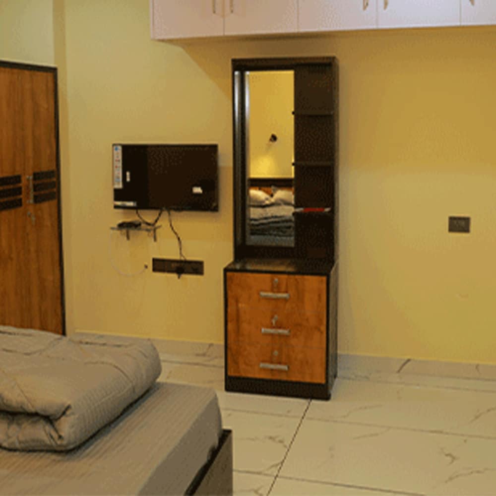 SJ HOMES