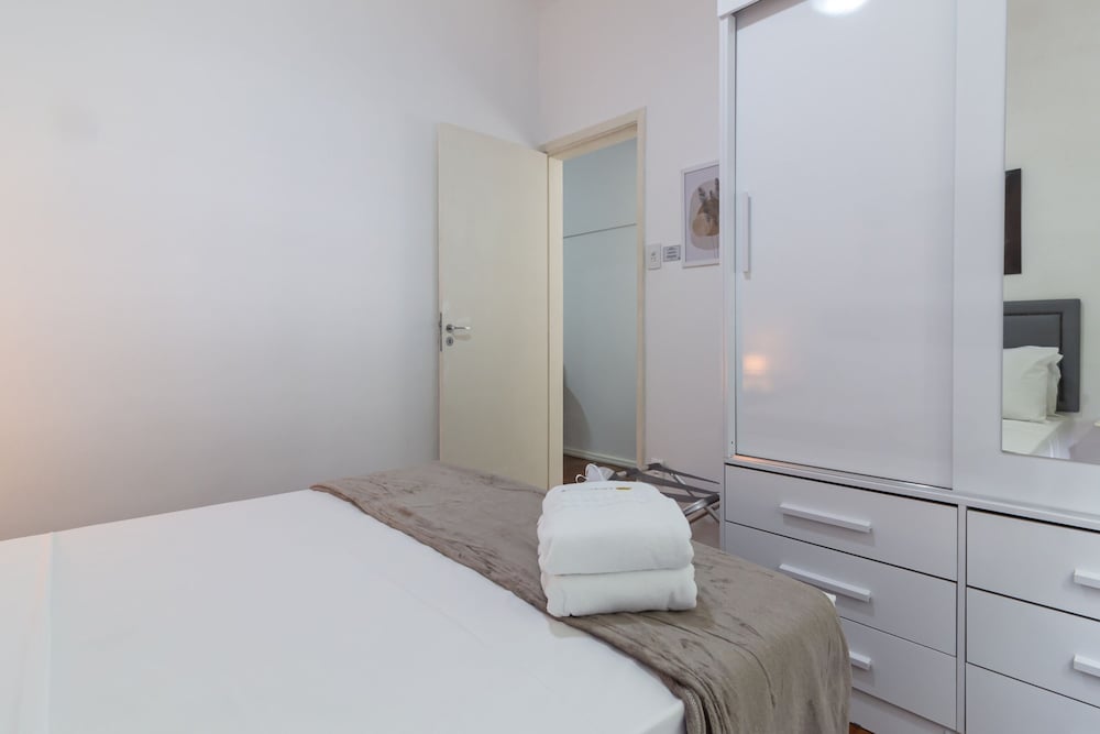 Comfort in Copacabana 9 Minutes From the Beach Cj202