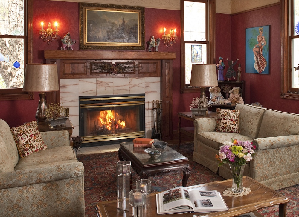 Cliff Cottage Inn - Victorian B&B and Boutique Hotel