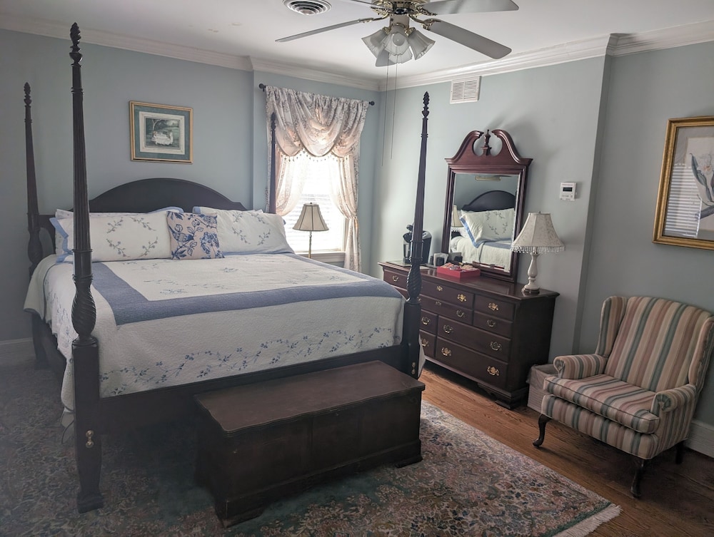 The Virginia Cliffe Inn