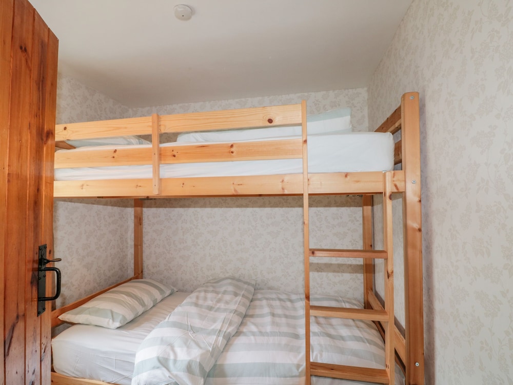 5 Rosedale Abbey