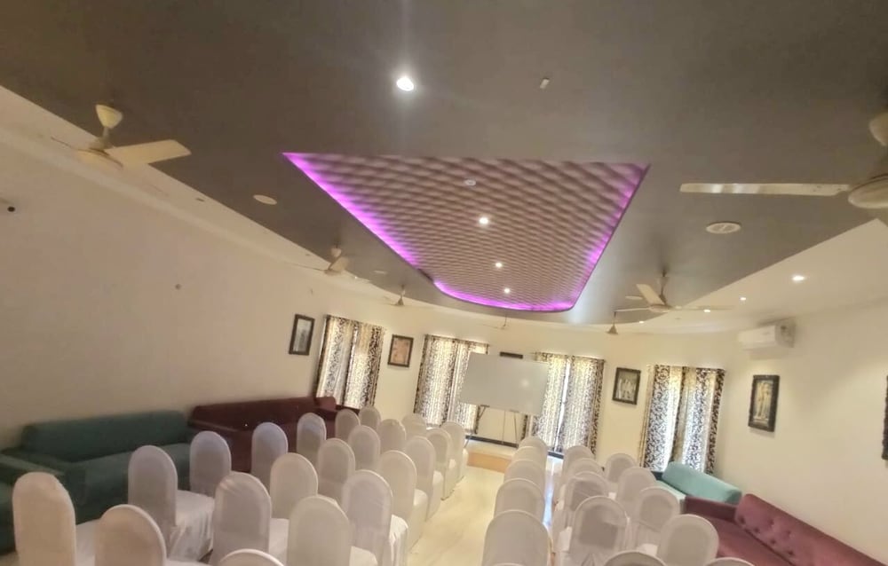 meeting & event spaces