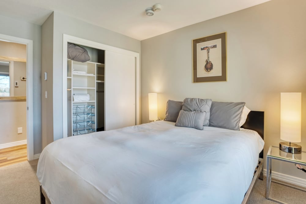 Lulu City 5B by Avantstay Across From Lift #7 10-minute Walk to Downtown view 3