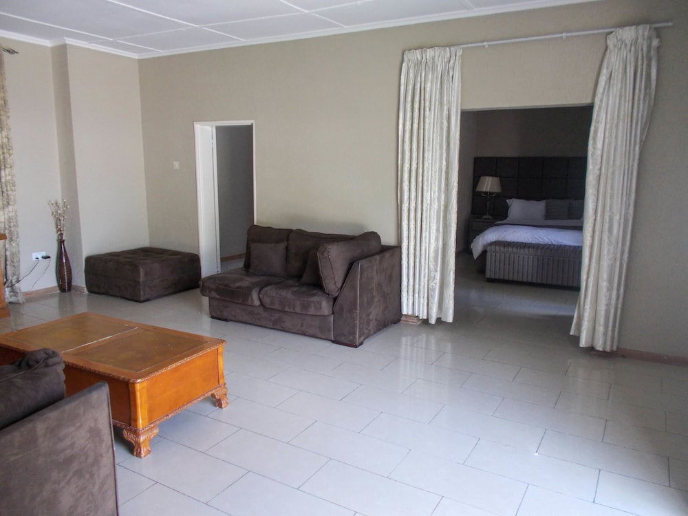 Tecla Lodges