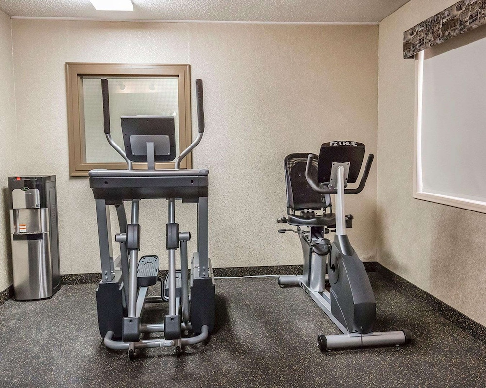 Red Deer Vacations - Quality Inn  Conference Centre - Property Image 6