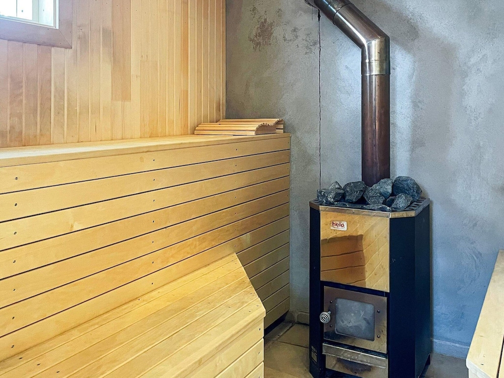 2 Person Holiday Home in Bello-by Traum