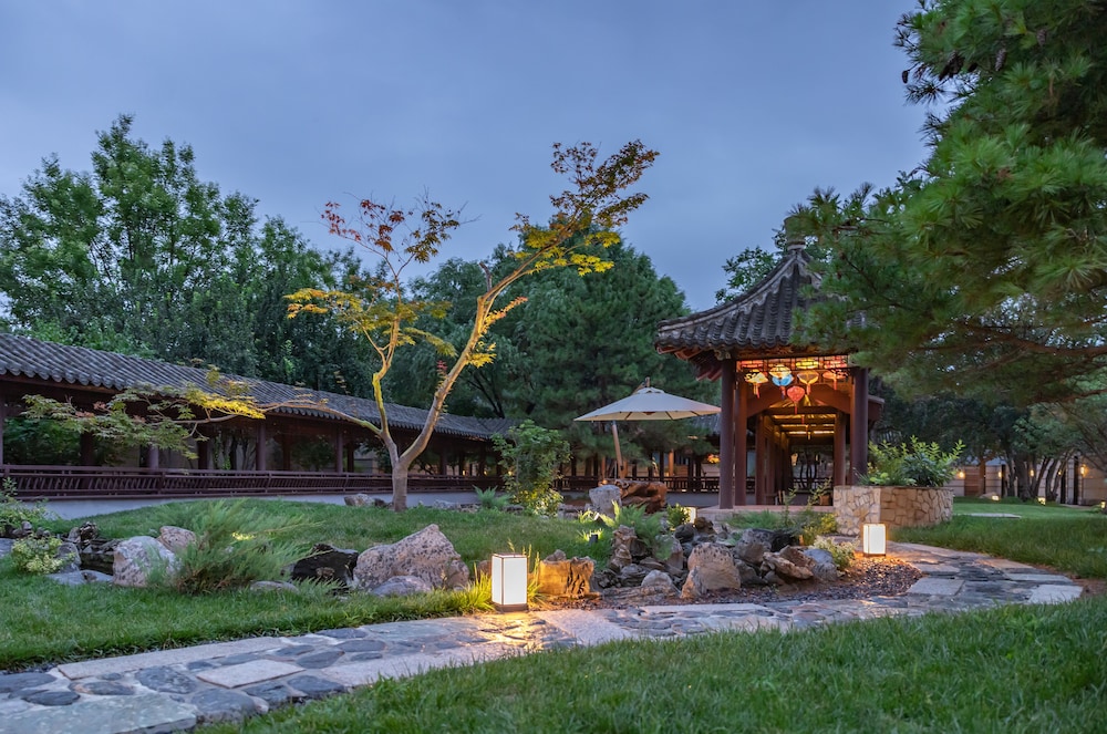 Beijing Aqua City YiPiao Hot Spring Resort