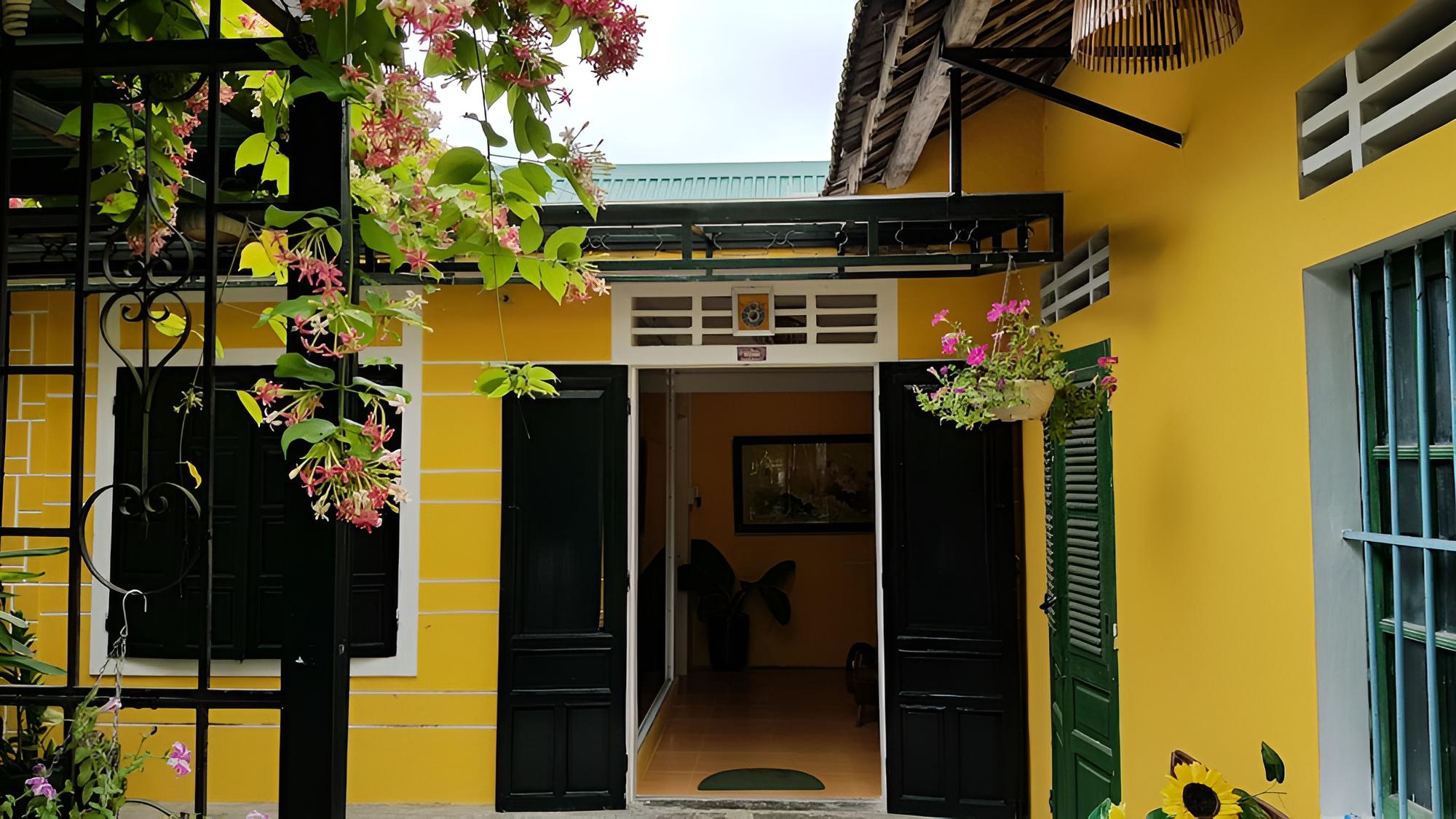 Lotus House