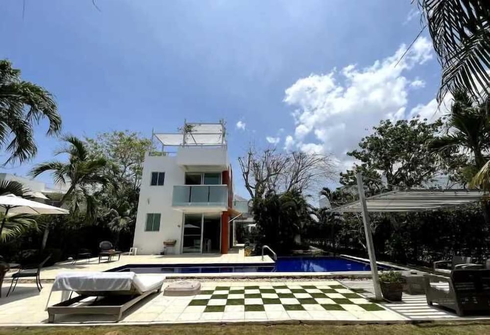 NOK Luxury 4BR Pool Villa in Manzanillo Cartagena