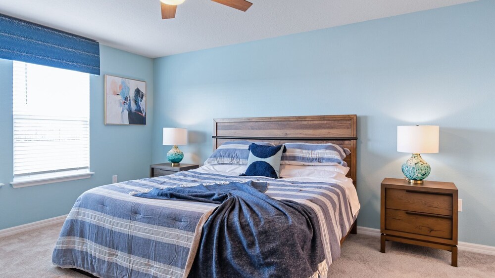 816 Paradise Drive view 2