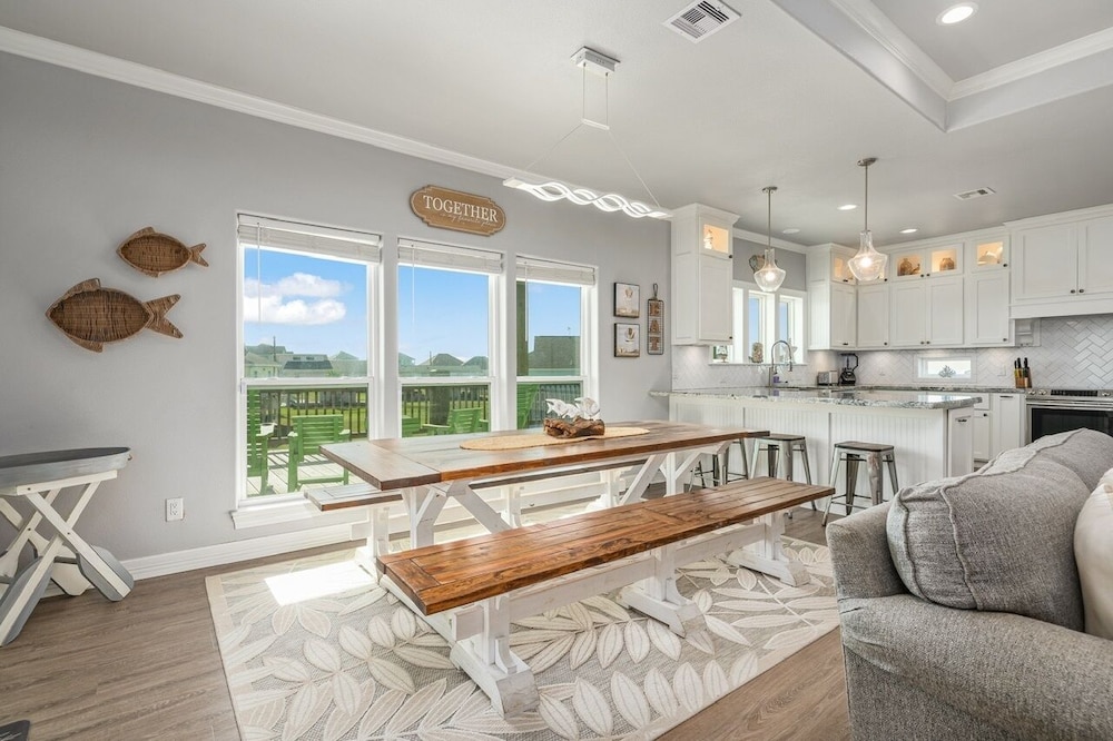 Sunkissed Castle 4 Bedroom Home