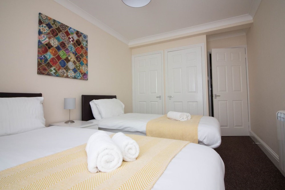 Stayzo Penthouse Accommodation 2- Premier Lodge