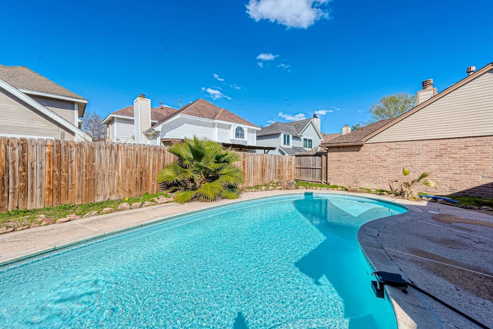 Beat the Heat in Katy Tx - Arcade Room Pool