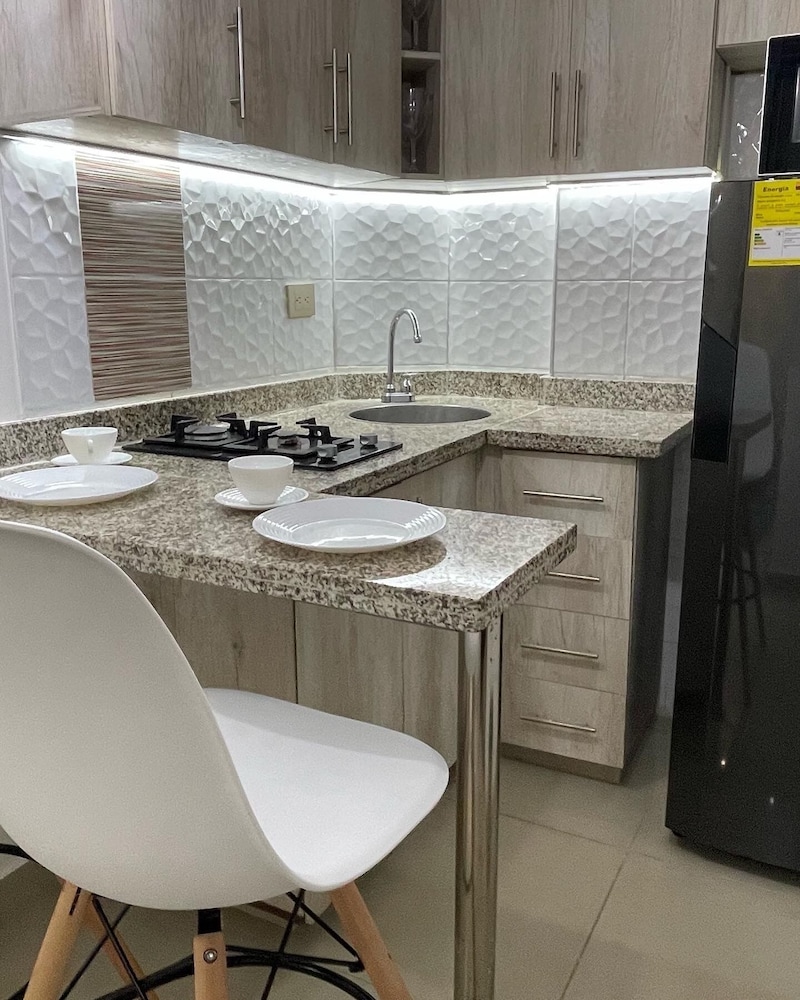 Luxury Liv Limonar