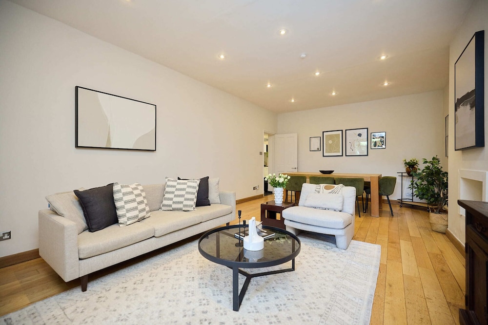 Kensington Garden Flat with Office