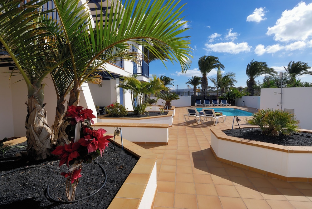 Impeccable 2-bed Apartment No 2 in Playa Blanca