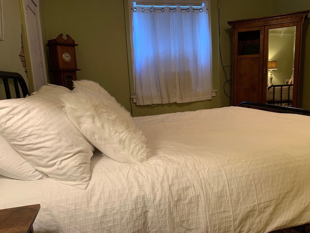 Historic Whiting Hotel Suites - Property Image 21