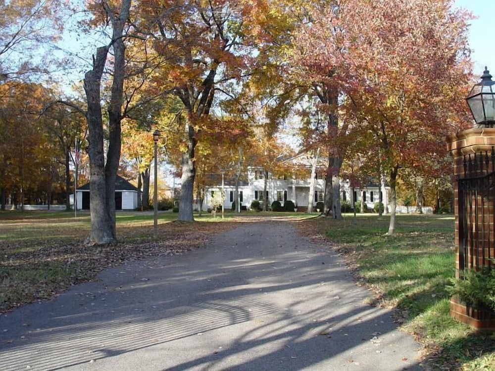 The Virginia Cliffe Inn
