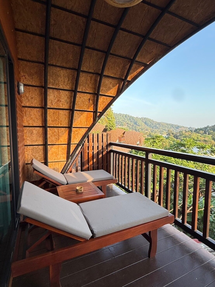 Phumala Lanta Seaview Resort