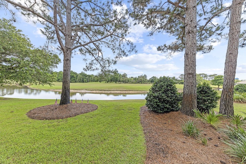 Peninsula Links B102 view 2